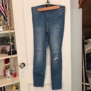 Hollister medium blue wash denim jeans